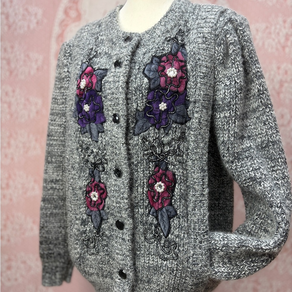 Vintage Floral Appliqué Knit Cardigan Sweater Sz M/L